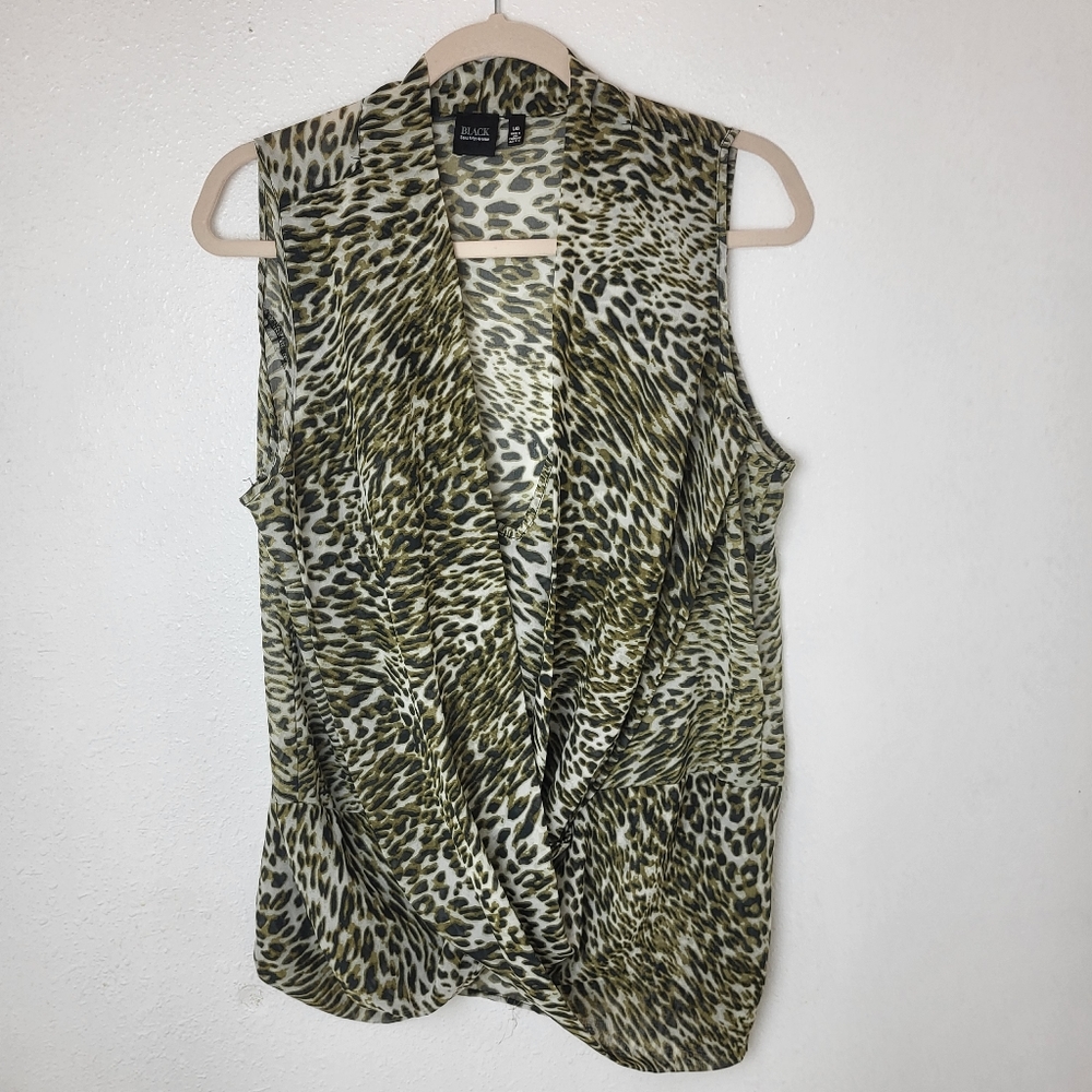 Sax Fifth Avenue Black Label, Size L, Leopard Print. Twisted wrap in the front.